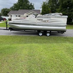 22 Foot  Manitou Legacy Pontoon 