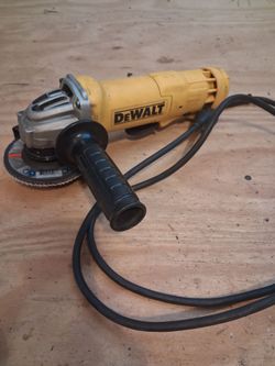 DEWALT  GRINDER