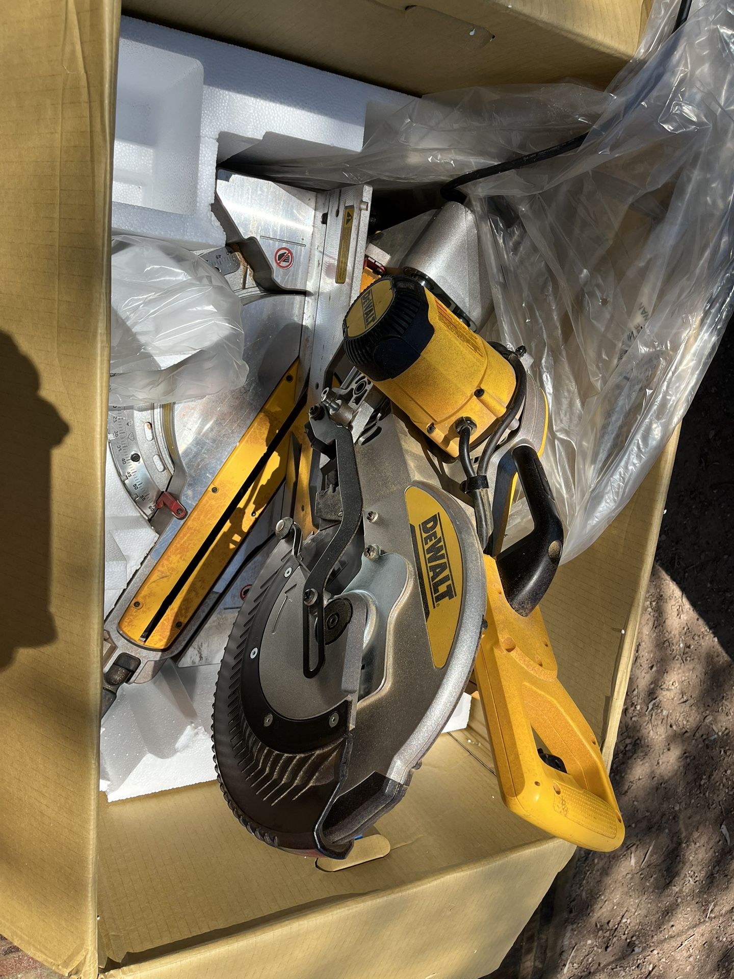 DEWALT 12 INCH SLIDING MITER SAW