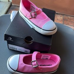 Girls Converse Size 8