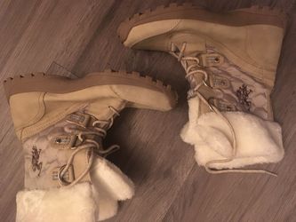 Woman’s US Polo boots.