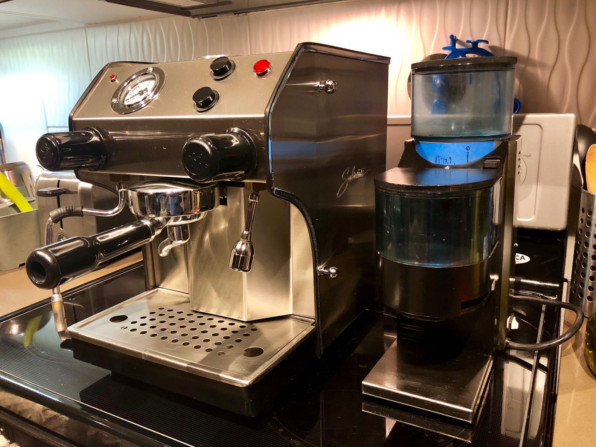 Salvatore Famosa Espresso Machine