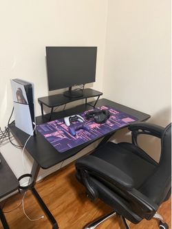 Ps5 bundle : Chair,table,monitor,controllers,headset,ps5