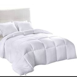 Down alternative comforter cali king utopia white color