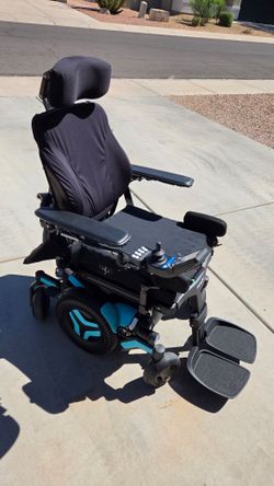 Electric wheelchair
