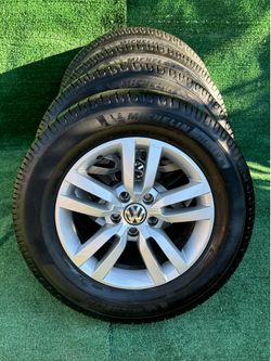 Volkswagen TIGUAN Wheels & MICHELIN Tires 215/65/16