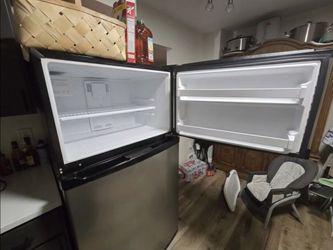 Top-Freezer Refrigerator Stainless Steel Whirpool