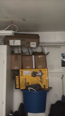 Free Boxes, around 12 ish frozen gel packs Bubble Wrap  &  Frozen Packs