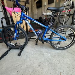 Specialized Hotrock 20 In Wheels 6  Speed