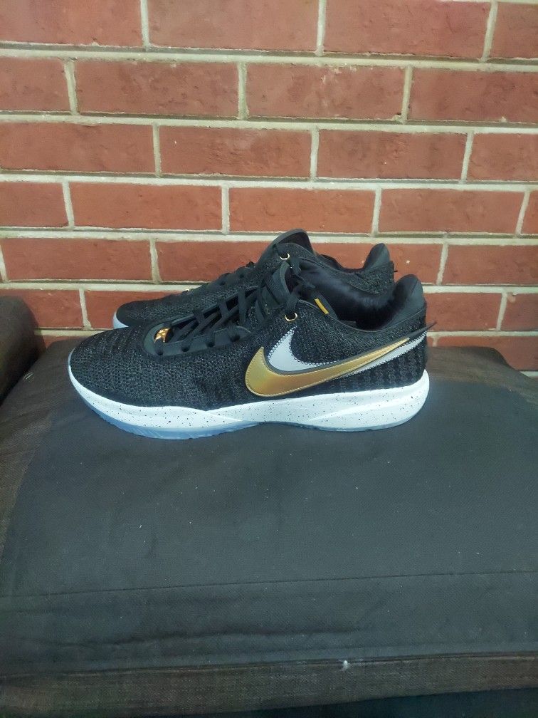 Nike LeBron 20 "Black/Gold" Size 17 NEW