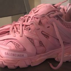 Women’s Pink Balenciaga’s 