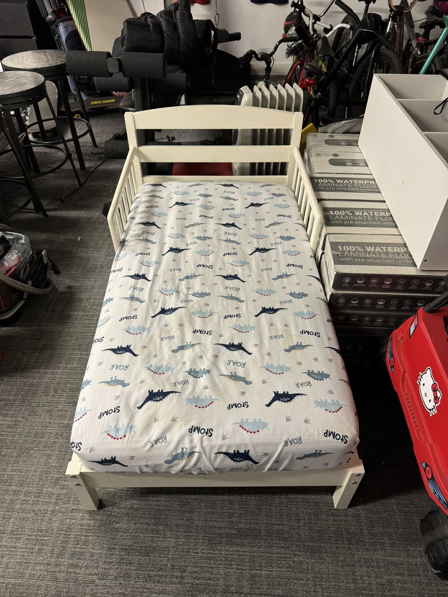 Toddler Bed And Changing Table