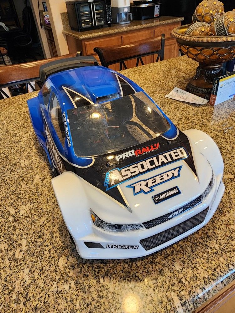 Team Associated 1/10 BRUSHLESS RC RALLY CAR WITH CAMERA MOUNT ON FUTABA SERVO