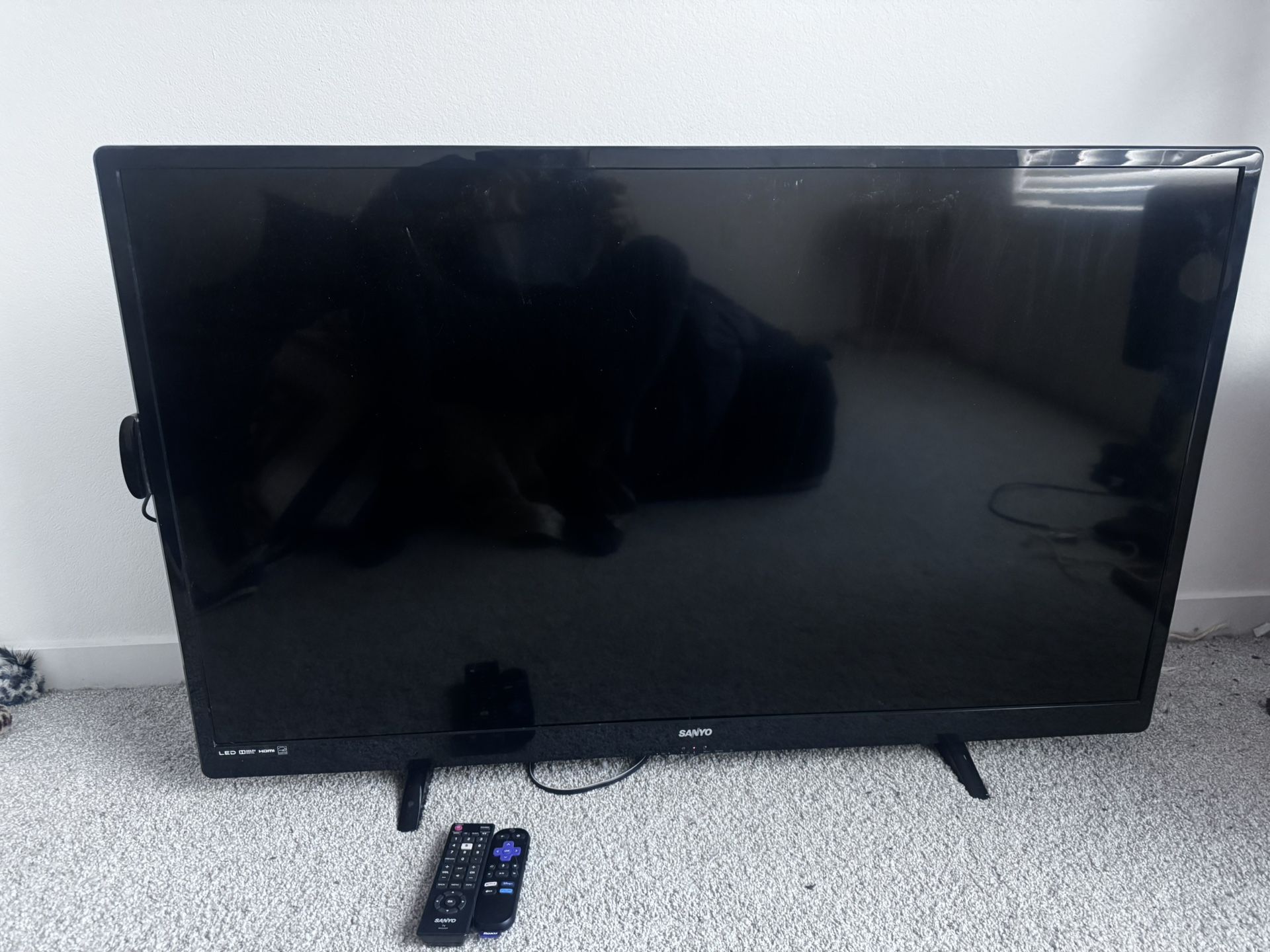 43” Sanyo TV + Roku Streaming Device – Excellent Condition – Includes BOTH Remotes