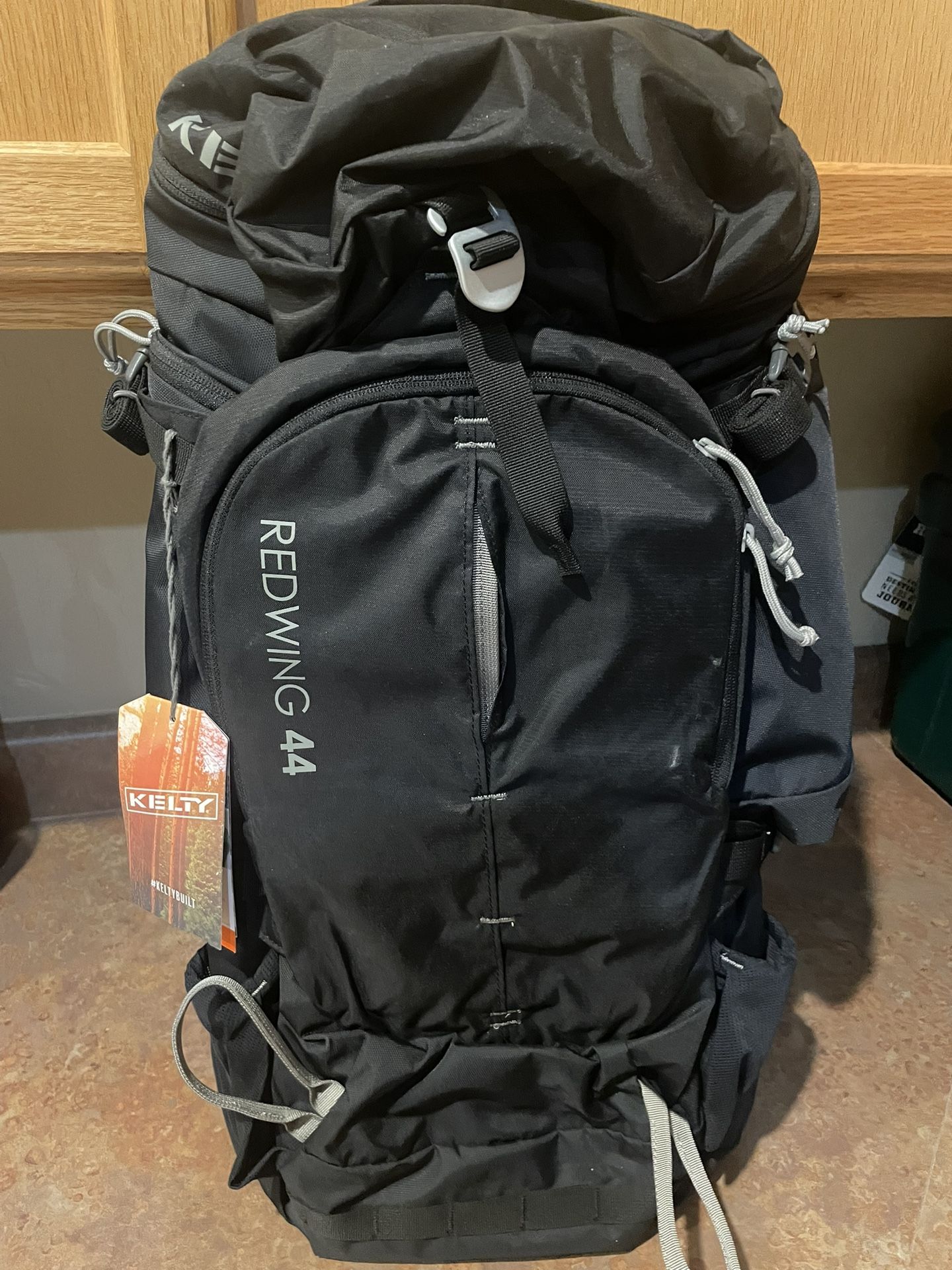 NWT New Kelty Redwing 44 hiking back pack