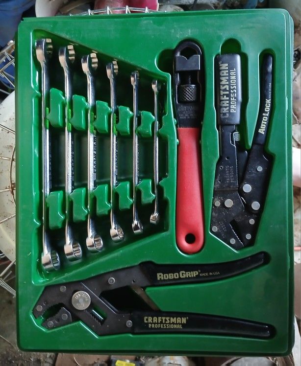 Craftsman Robo Grip Pliers And Wrench Set