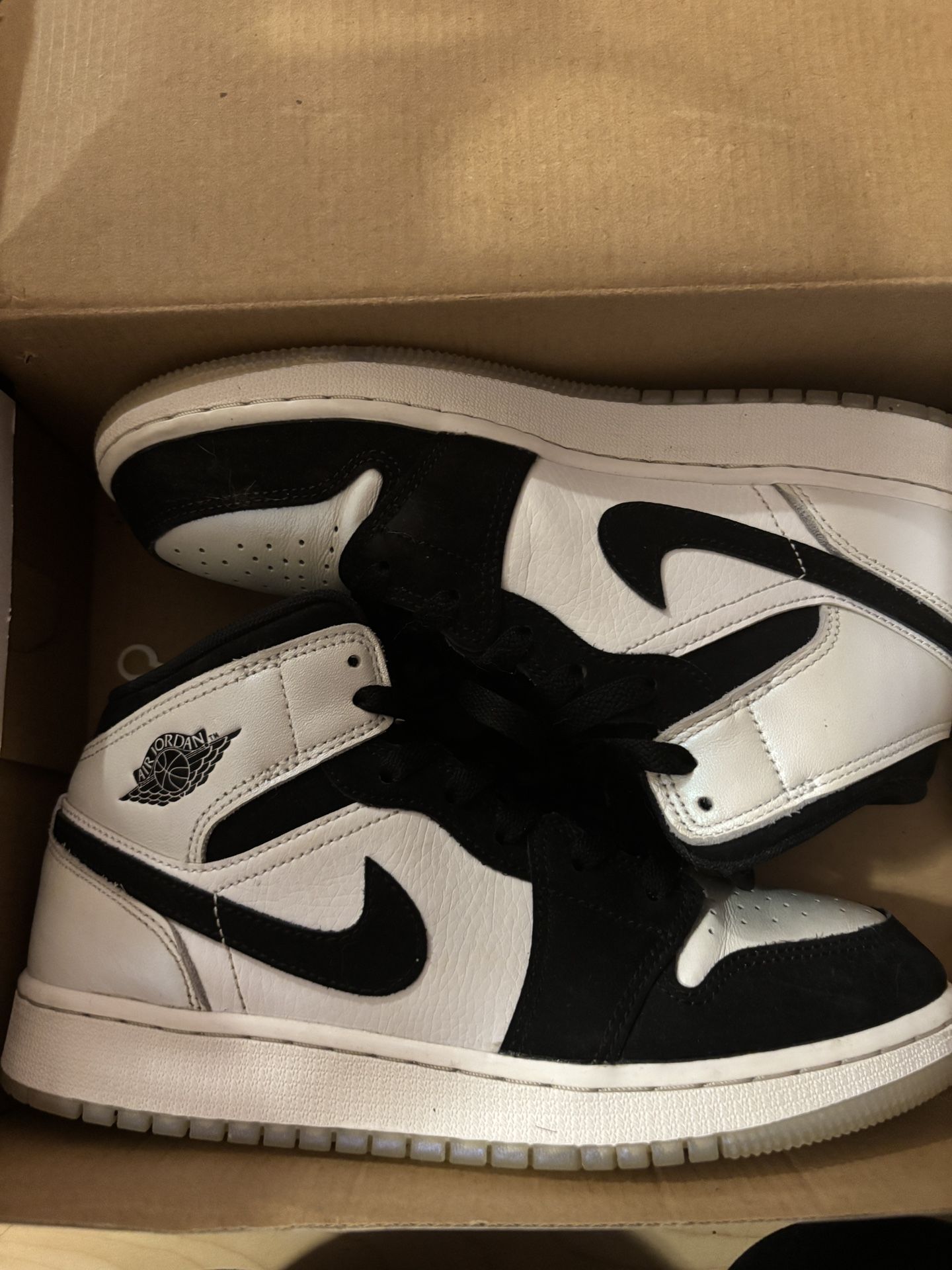 Air Jordan 1 Mid SE Diamond White