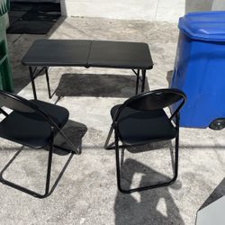Chairs With Table