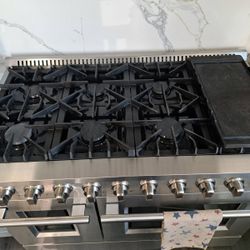 Like New Stainless Steel Stove