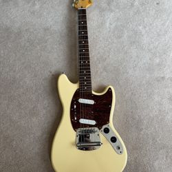squier mustang guitar