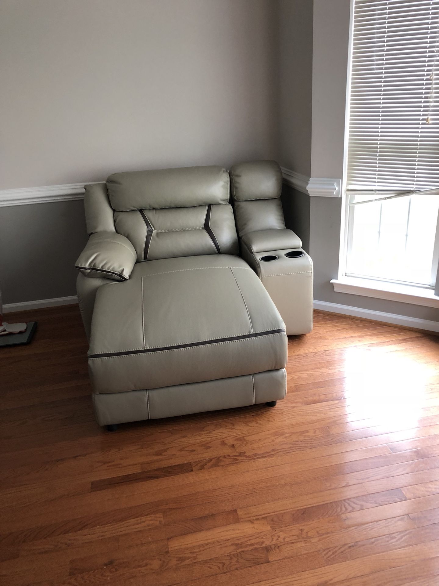 Brand new grey color leather power recliner chase sofa with console,cup holder and storage space