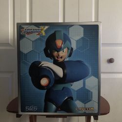 Megaman X First 4 Figures Collectible Statue - Like New W/ Art Box