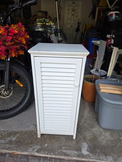 White cabinet