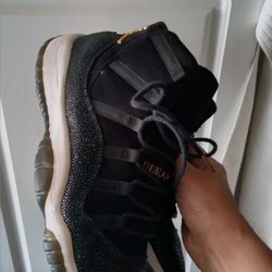Jordan 11 Size 7Y.       