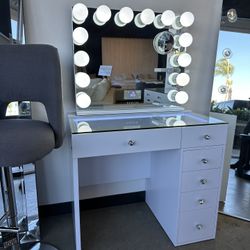 Vanity Set Table & Mirror LED