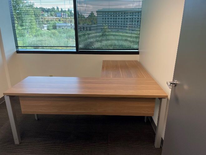 Steelcase Desks – Virginia Walnut + Platinum Metallic leg universal