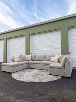 FREE DELIVERY‼️Large Light Gray U-shaped sectional
