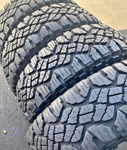 285/75/18 Goodyear vendo un set de llantas usadas excelente condiciones de vida las 4 ✅🤩I am sellin