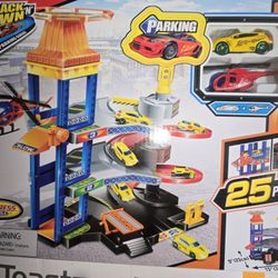 🧚‍♀️ NEW 25-piece Track Town Parking Garage Playset