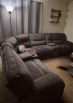 Pacifica Gray 2 Power Reclining chairs, 6 Piece Sectional with multiple USB Ports