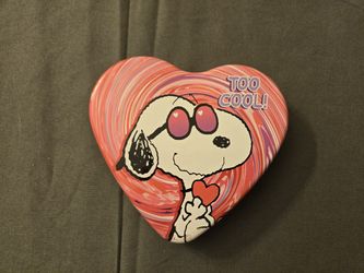 Snoopy Valentines Day Tin Whitman's