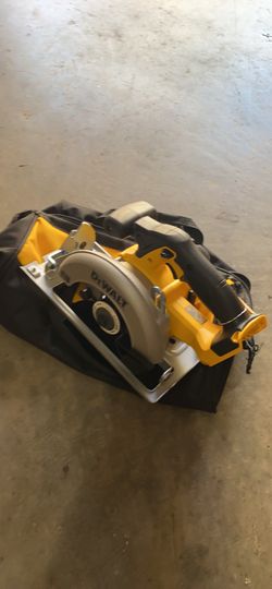 Dewalt Circular Saw 61/2”DCS393 TOOL ONLY SOLO HERRAMIENTA