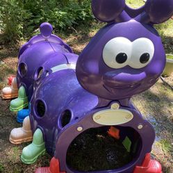 Feber Happy caterpillar climbing tunnel kids play house .