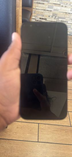 iPhone 16e