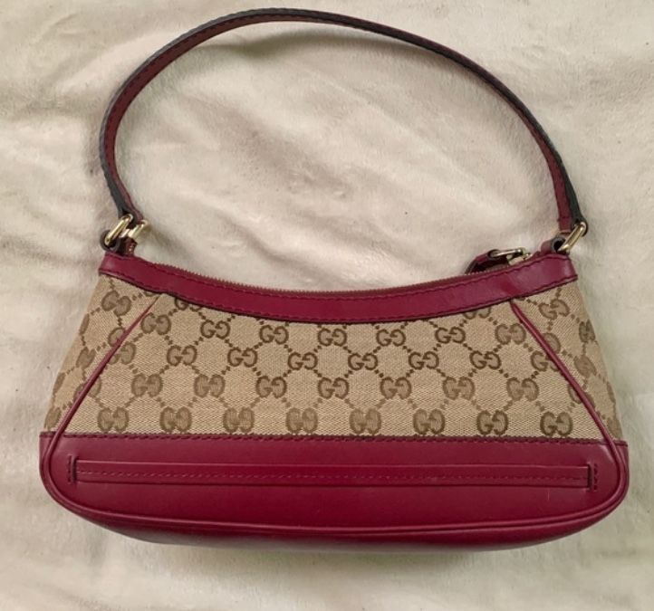 Red wine-colored leather bag