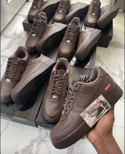 Brown supreme forces in box