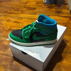 New Nike Air Jordans Mid Size 9.5