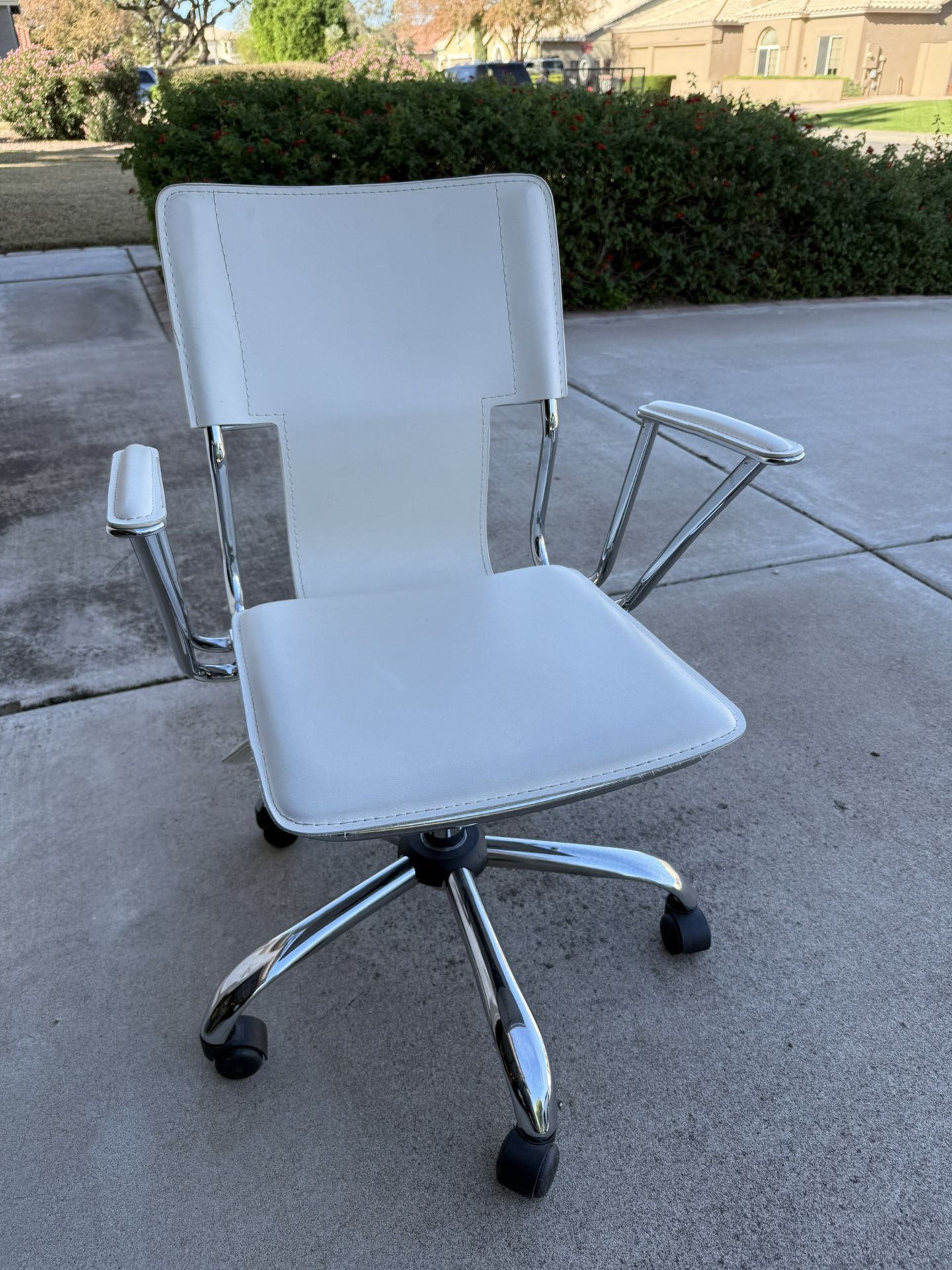 White Leather Desk/vanity Chair $45 Obo
