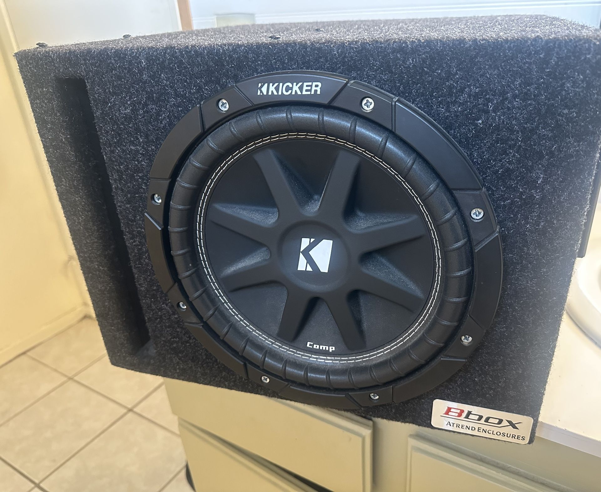 Kicker Subwoofer 10” With Box And Epicenter