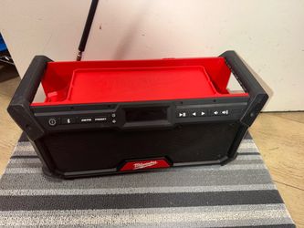 Milwaukee Jobsite Radio with Bluetooth