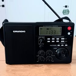 Grundig S450DLX Field Radio