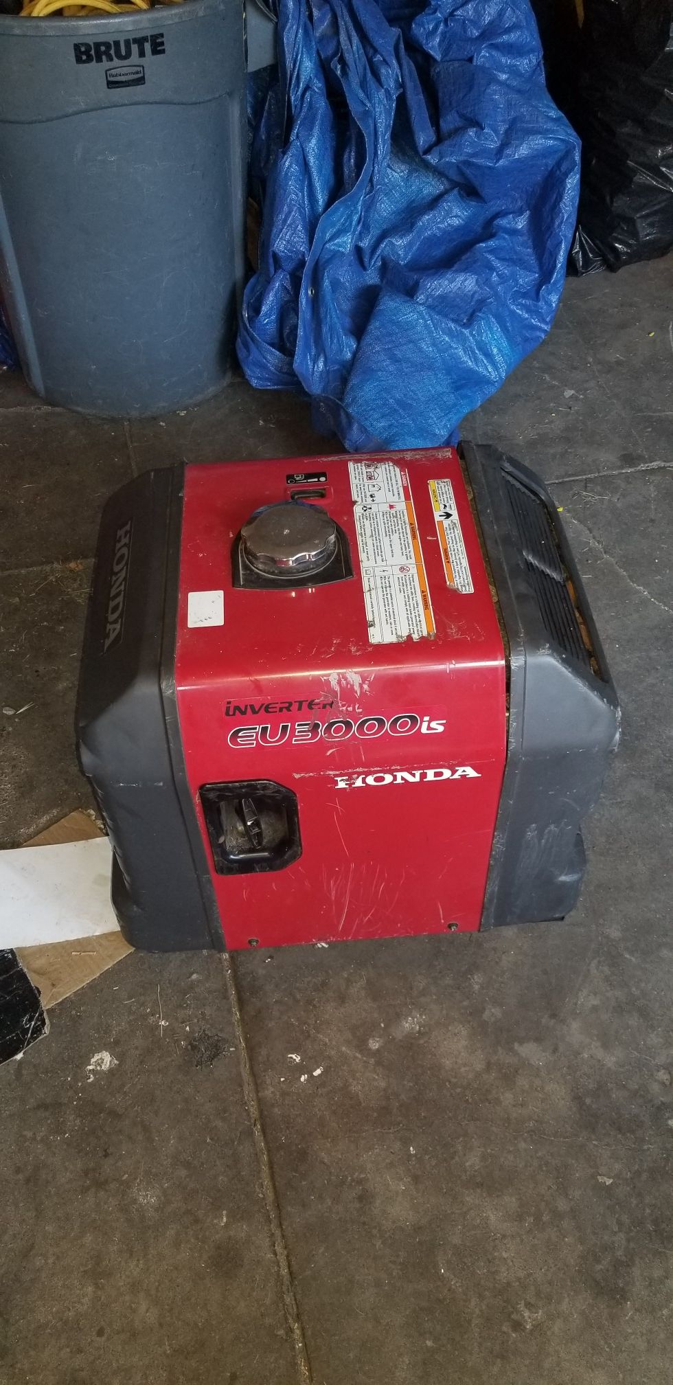 in good condition 3000 eu honda generator