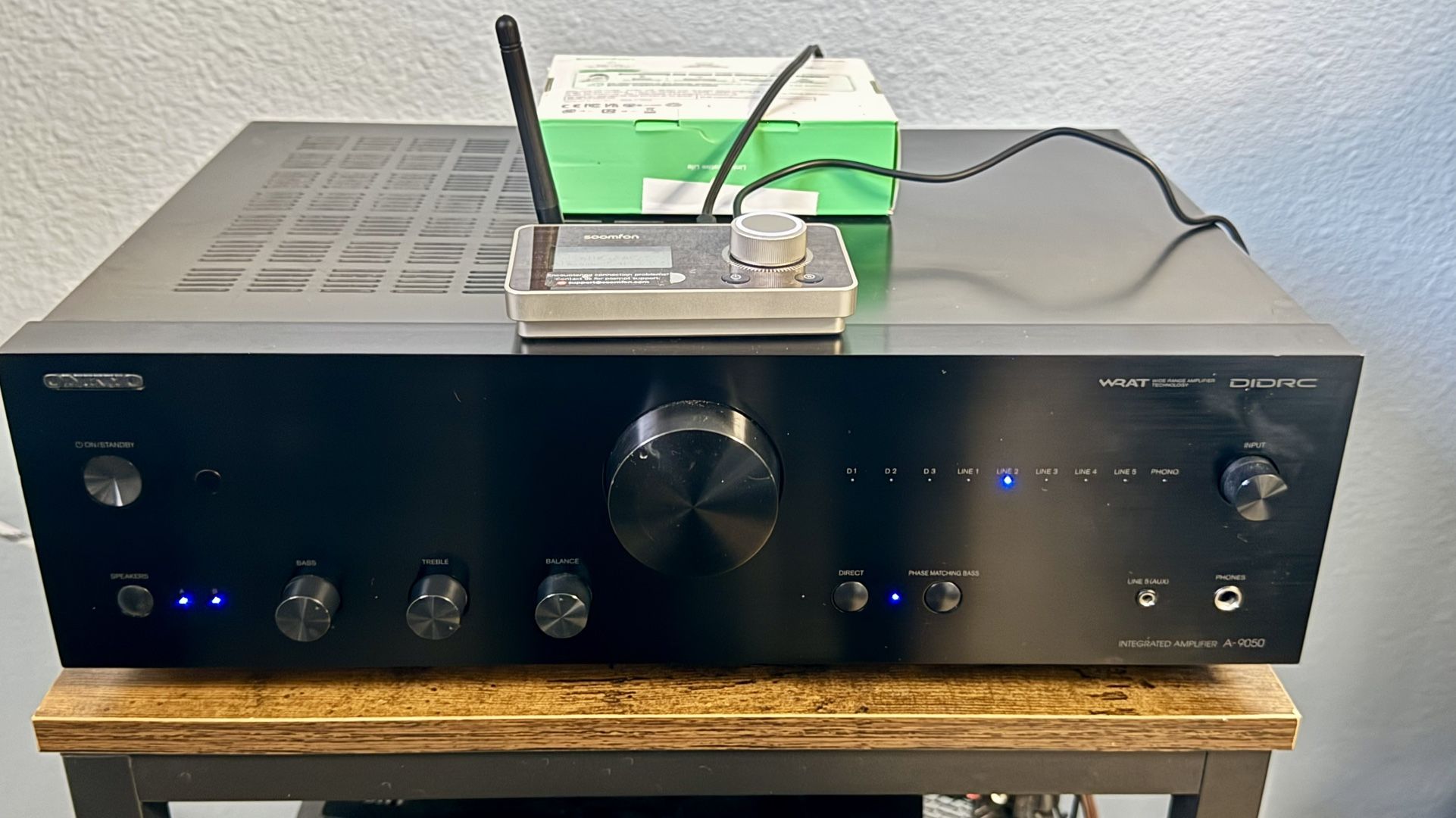 ONKYO A-9050 Stereo integrated amplifier w/ built-in DAC & Bluetooth (HIGH QUALITY SOUND) No remote