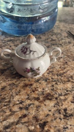 Vintage gold sugar