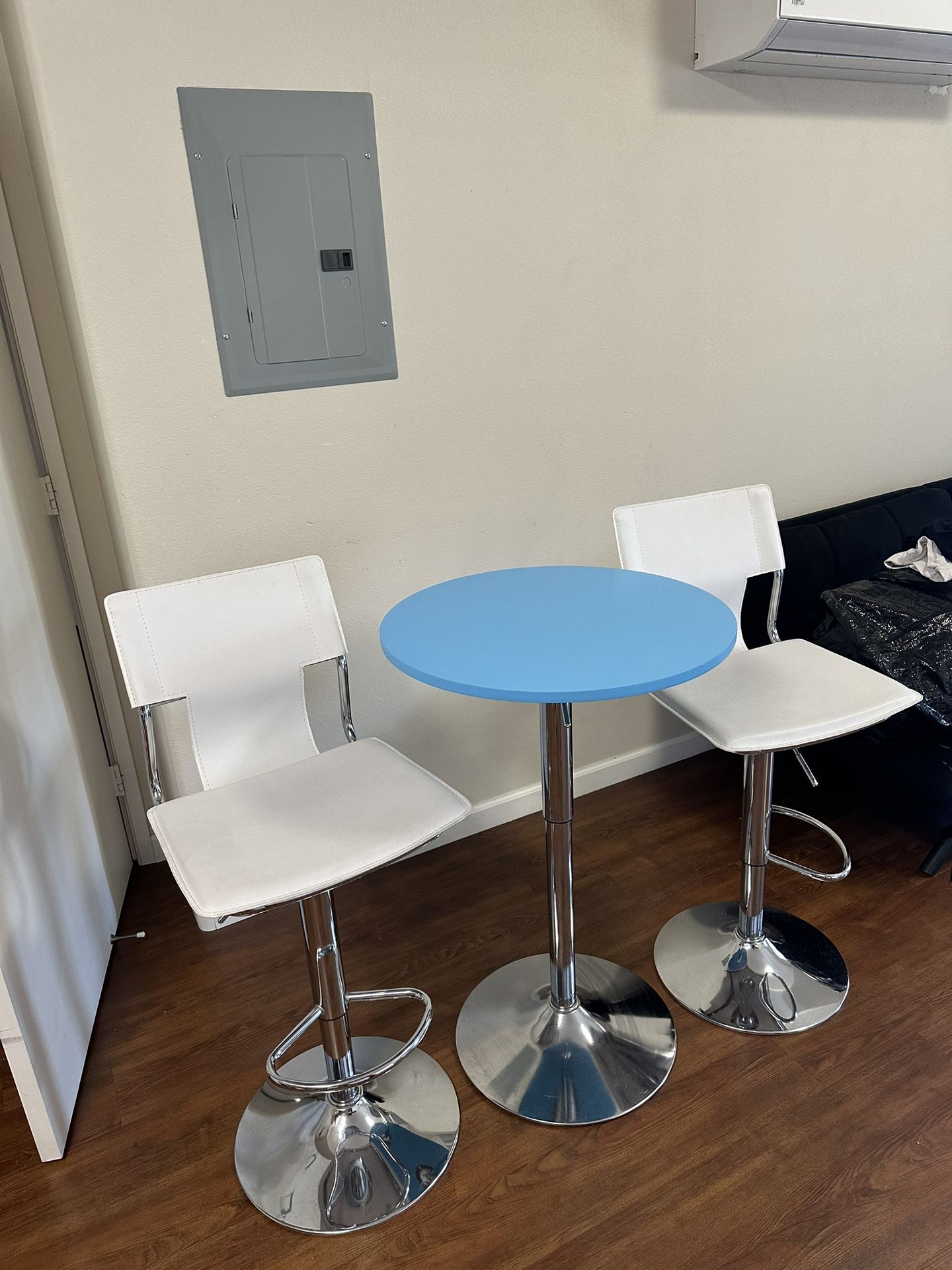 Bar Stool Chairs With Bar Stool Table 