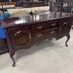 Thomasville Queen Anne Sideboard - 59” x 18” x 33”